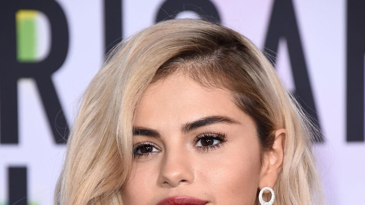 Selena Gómez estrena melena en los American Music Awards