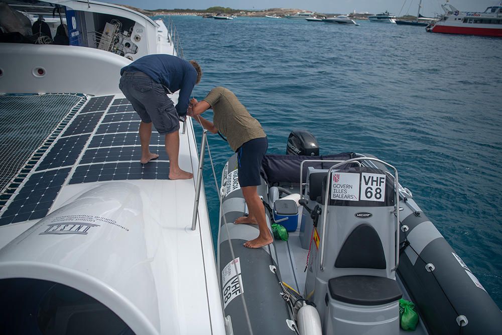 El Energy Observer recala en Formentera