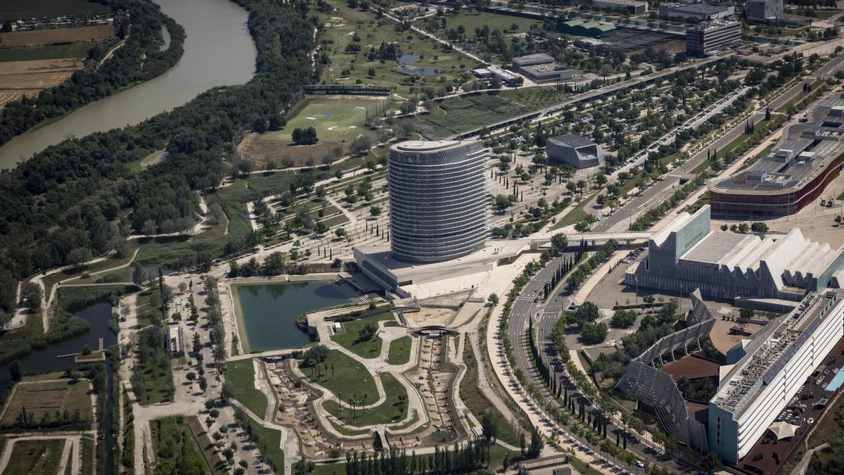 Así se ve Zaragoza desde el helicóptero de la Unidad Aérea de la Policía