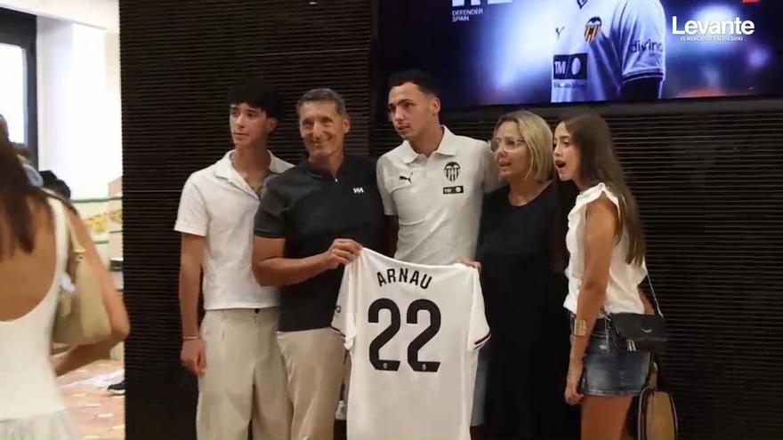 Presentación Arnau Martínez con el Valencia CF