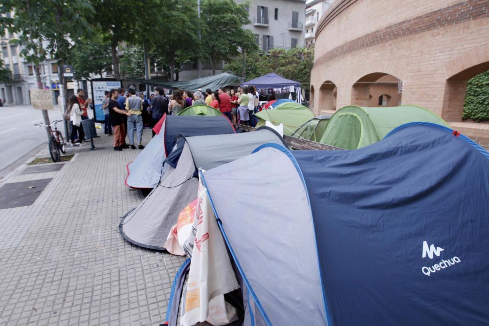 Acaba l''acampada a favor dels refugiats a Girona