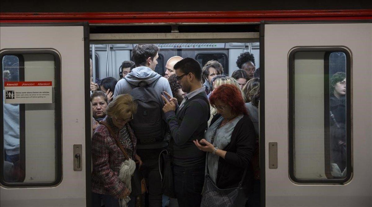 undefined47949211 barcelona 29 04 2019 huelga parcial en el metro  estacion l3190701190932