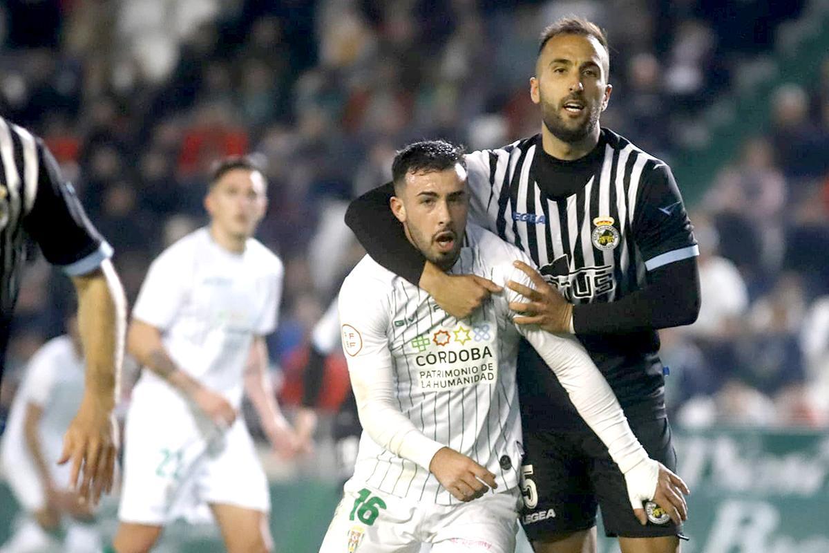 Las imágenes del Córdoba CF - Linense