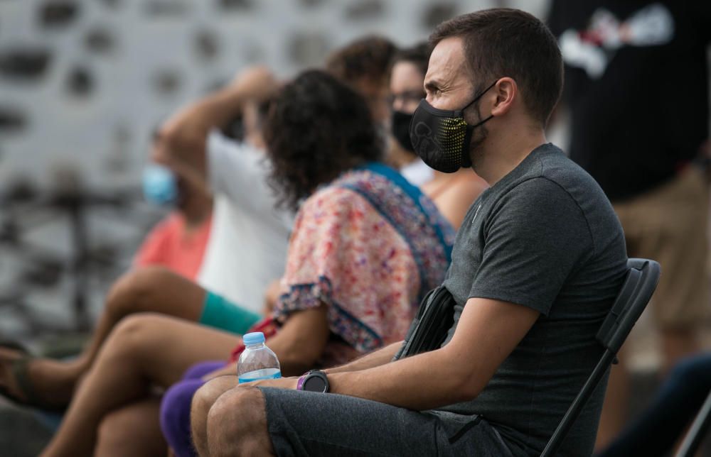 La cita captó la atención de transeúntes y entendidos.