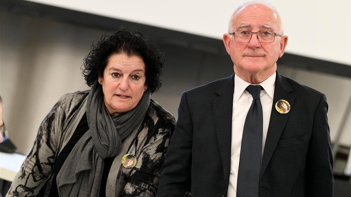 Paco Zapater y su esposa Nuria, padres de la victima espanola Clara Zapater a su llegada para asistir a la primera sesion del juicio contra diez presuntos responsables de la tragedia de la  Loveparade del 2010.