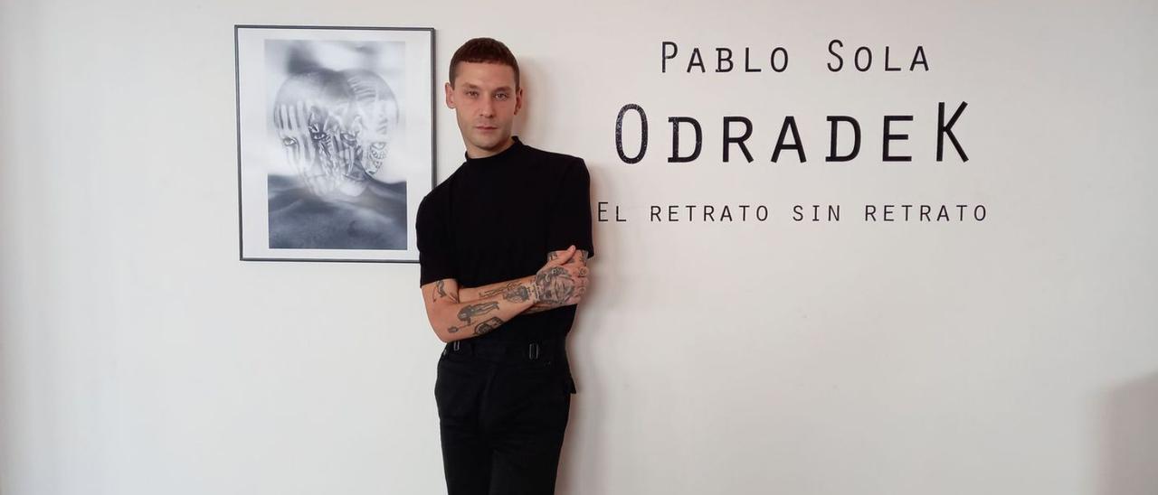 Pablo Sola expone Obradek, en blanco y negro , dentro de la III Bienal de Fotografía de Santa Lucía de Tirajana. | | LP/DLP