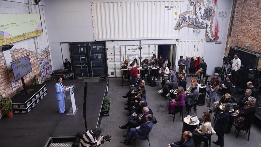 Una de las primeras presentaciones de Oviedo 2031, el pasado mes de marzo, en Kuivi Almacenes Industriales. | LUISMA MURIAS