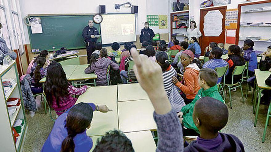 Los alumnos de tercero y cuarto de Primaria del CEIP Joan Capó de Son Gotleu estuvieron atentos durante toda la sesión.