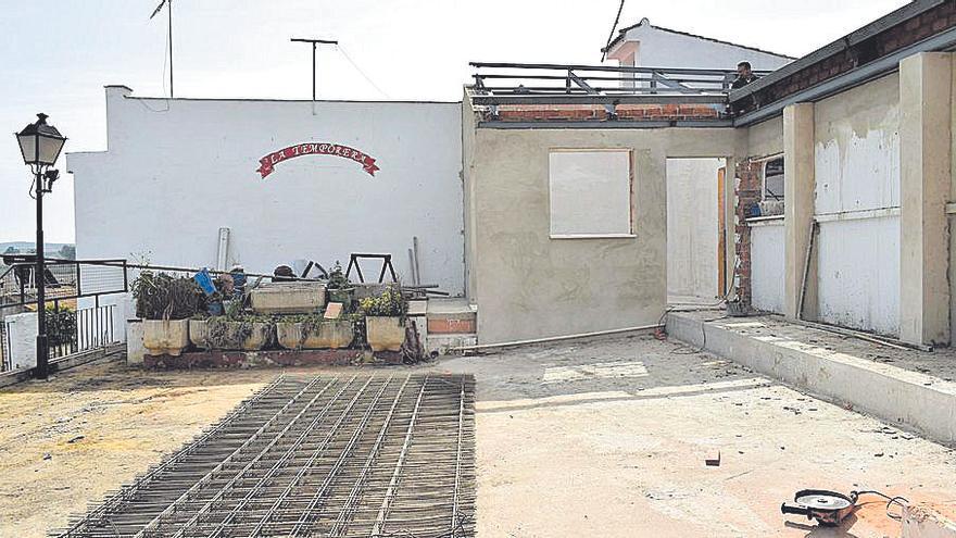 Obras en la Peña Flamenca de Almodóvar.