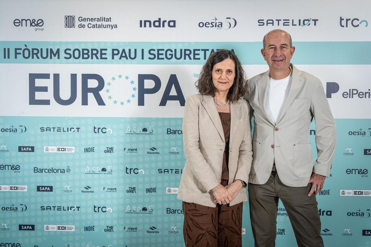 Gemma Martínez, directora adjunta de El Periódico; Jaume Sanpera, cofundador y CEO de Sateliot.