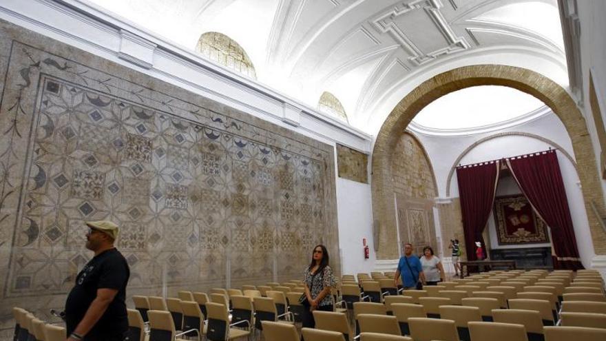 Salón de Mosaicos del Alcázar, donde se firmará el convenio de la Base Logística del Ejército.