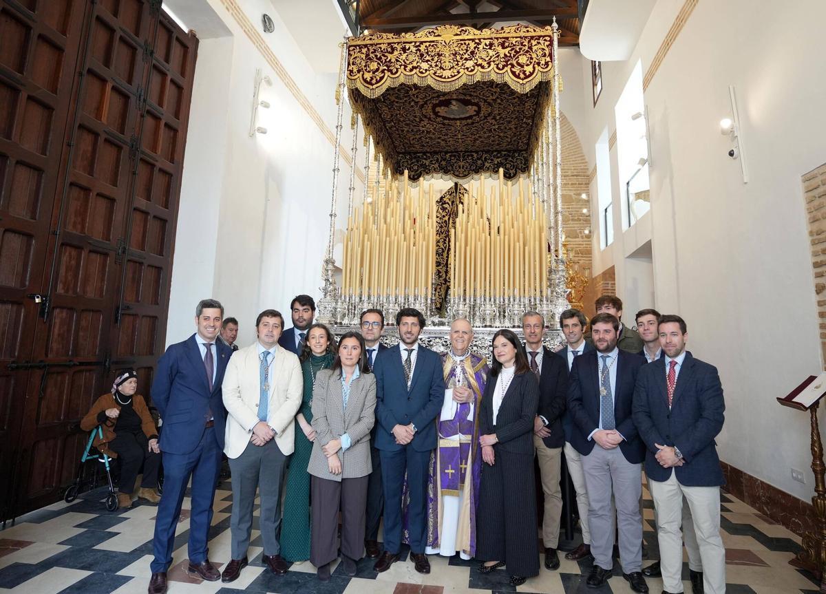 Córdoba. Presentación y bendición de los nuevos varales del paso de palio de María Santísima de Gracia y Amparo en la casa de hermandad de la Sentencia