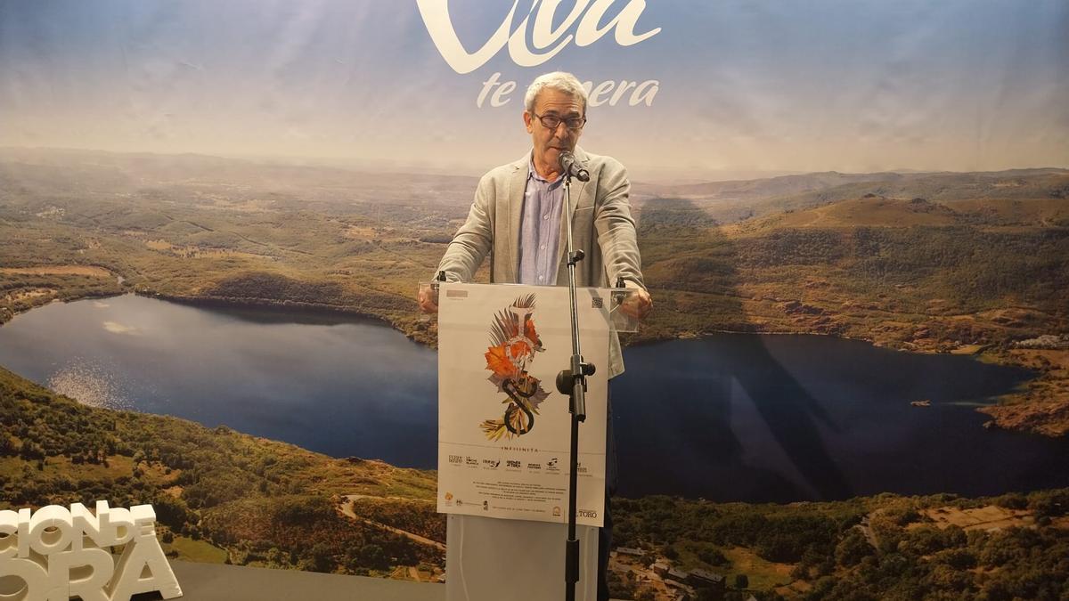 El concejal de Turismo de Toro presenta la oferta de la ciudad en Intur.