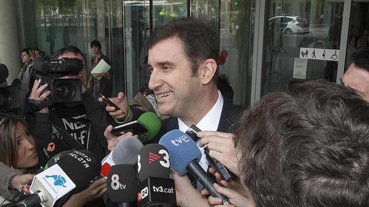 Ferran Soriano sale de declarar de la Ciutat de la Justícia, en mayo del 2013.