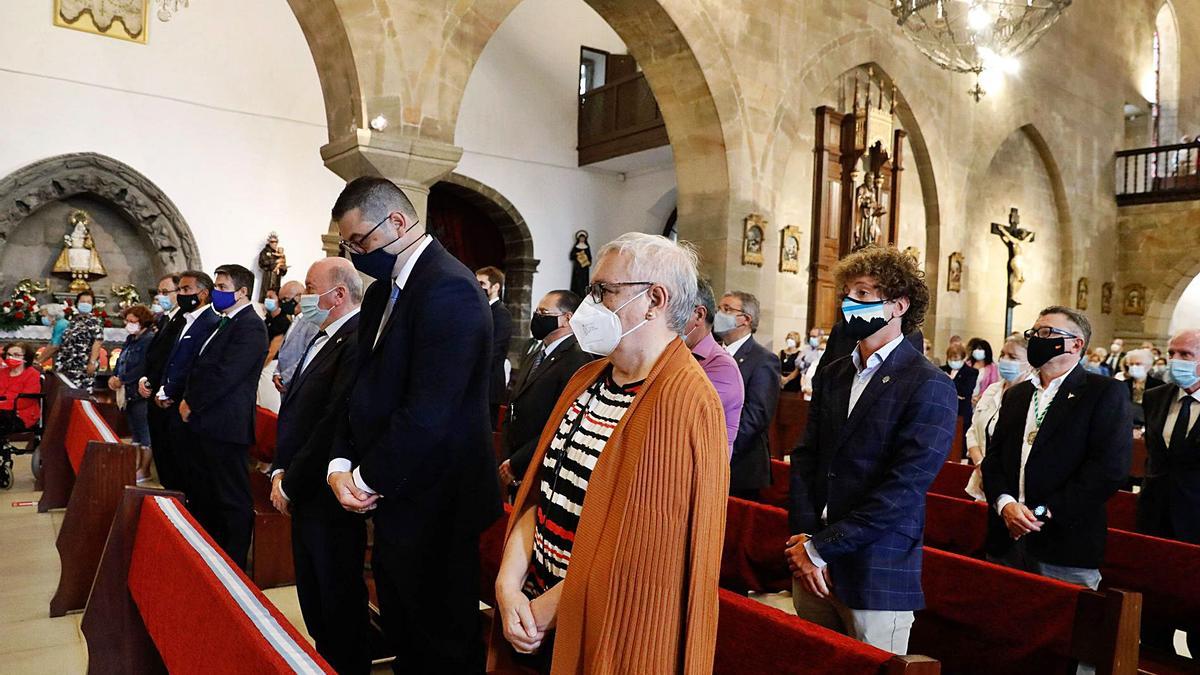 Asistentes a la misa en honor de San Agustín el pasado año. | Mara Villamuza