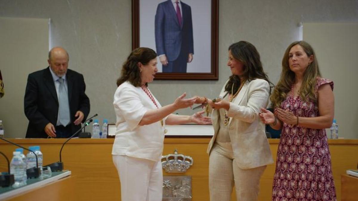 Elisabeth Medina, alcaldesa de Don Benito, en su toma de posesión.