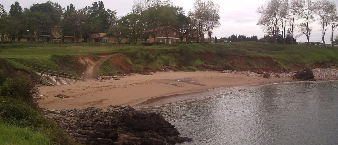 Imagen de archivo de la playa de Huelgues, en Perlora (Carreño)