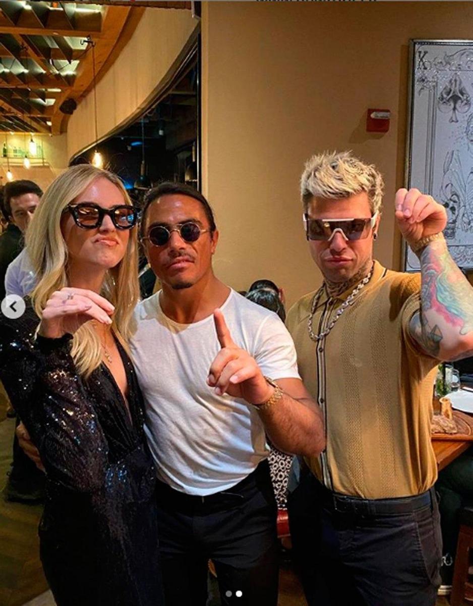 Chiara y Fedez en Dubai con Salt Bae
