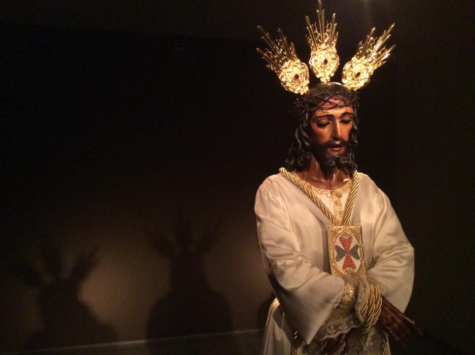 La imagen del Señor de Málaga regresa a la ciudad tras cuatro meses y medio en Sevilla, donde ha sido restaurada por Juan Manuel Miñarro