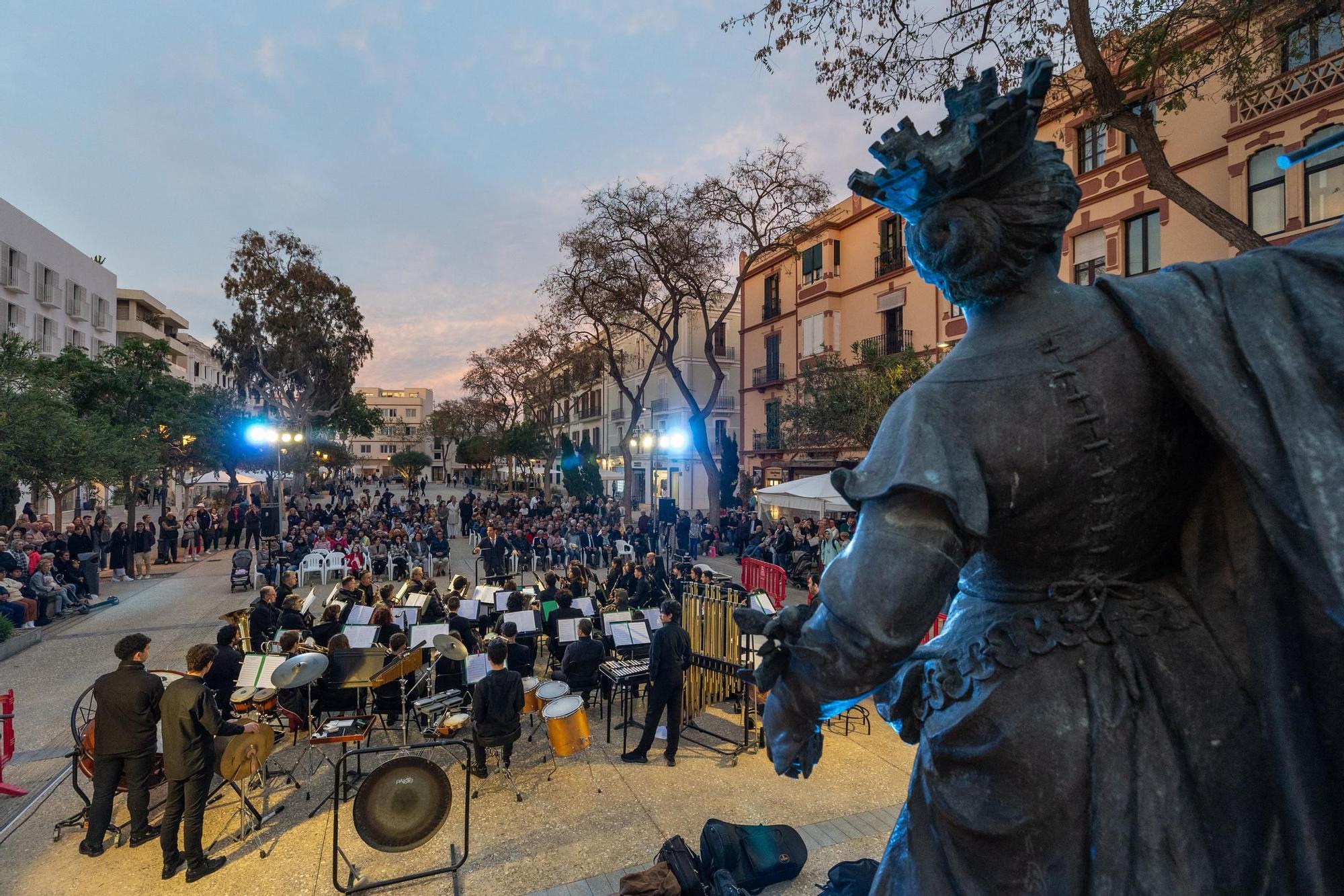 120 cumpleaños de la estatua de Vara de Rey en Ibiza