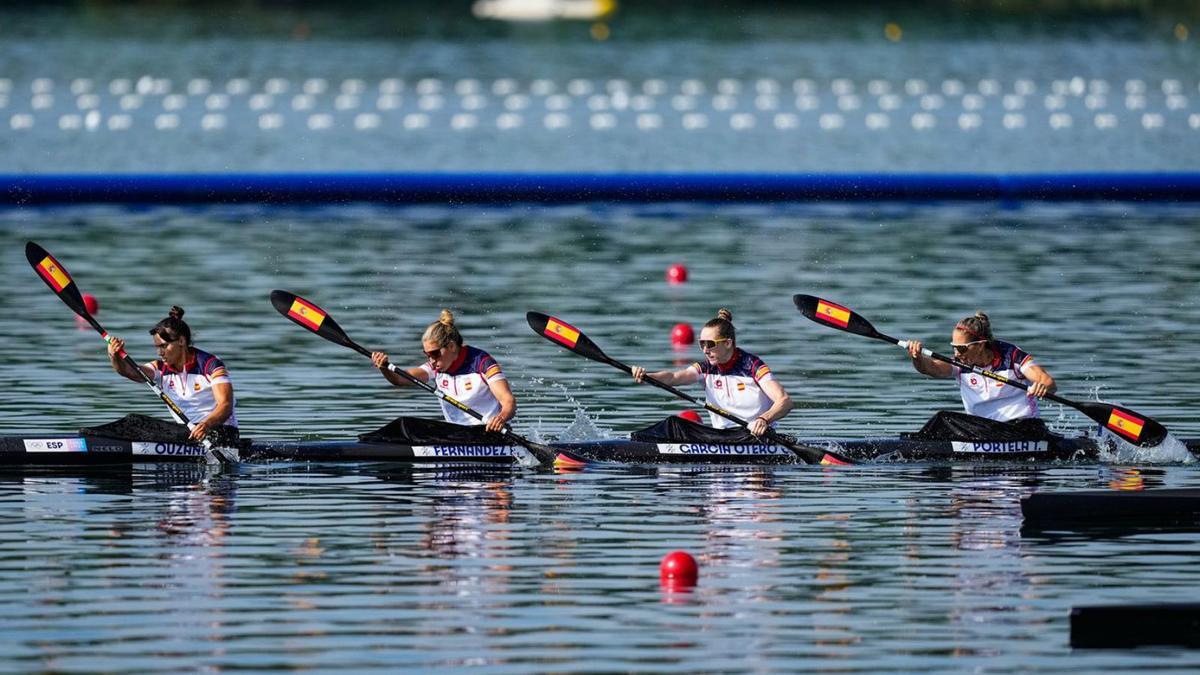 Sara Ouzande, Estefanía Fernández, Carolina García y Teresa Portela, en la clasificación.