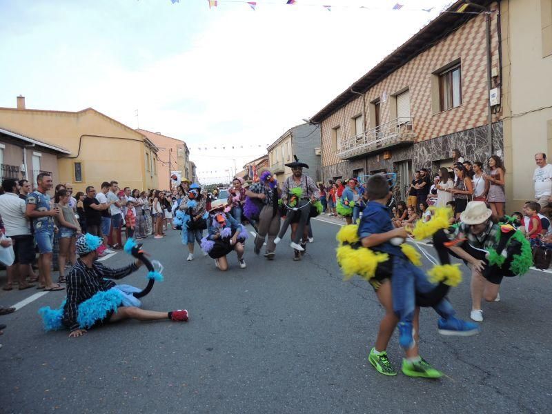 Fiestas en Zamora: Desfile en Camarzana de Tera