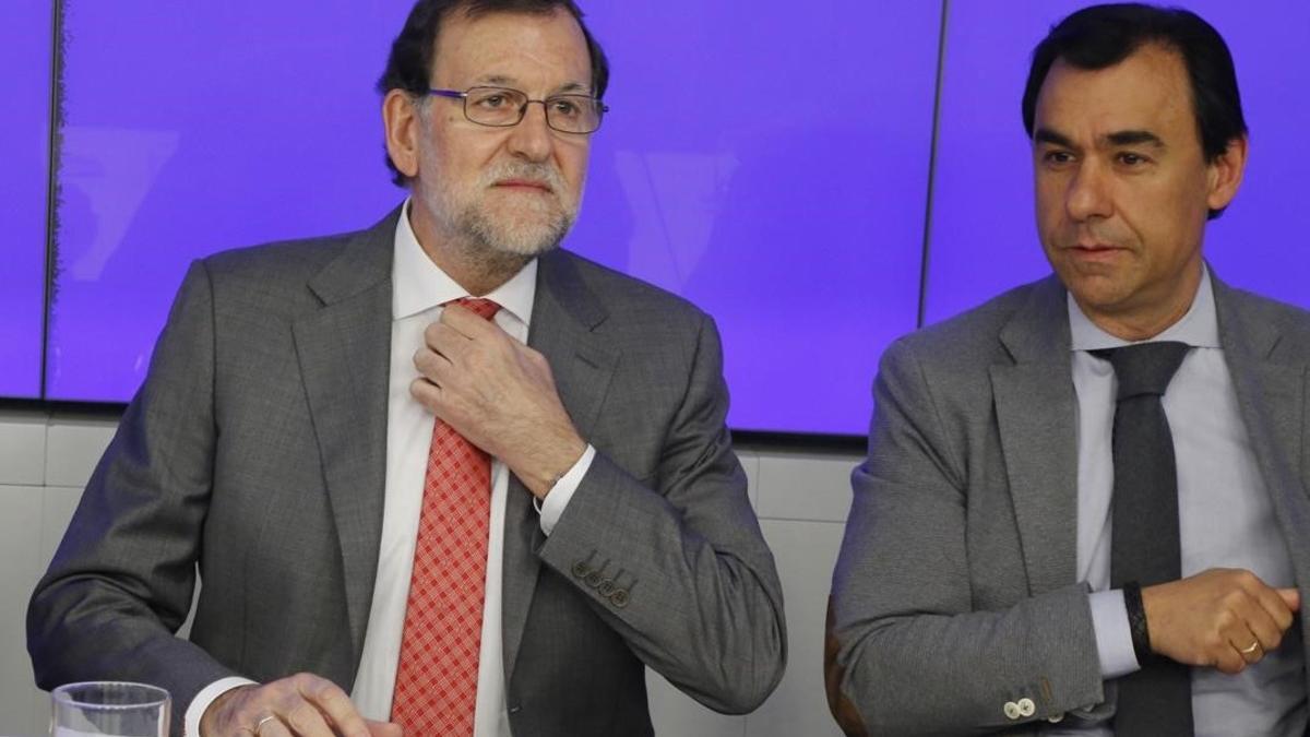 Mariano Rajoy y Fernando Martínez Maíllo, este martes, en la reunión del comité ejecutivo del PP.