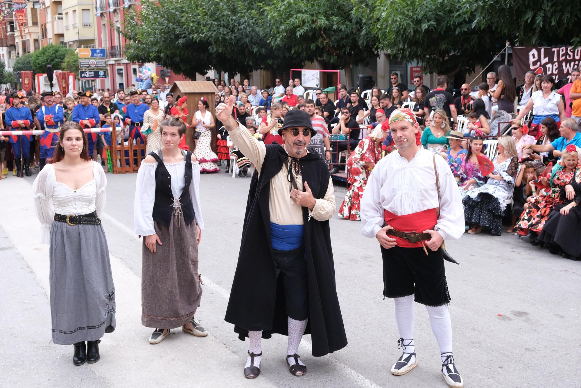 Así ha sido el tradicional Contrabando de la comparsa de Andaluces en los Moros y Cristianos de Villena