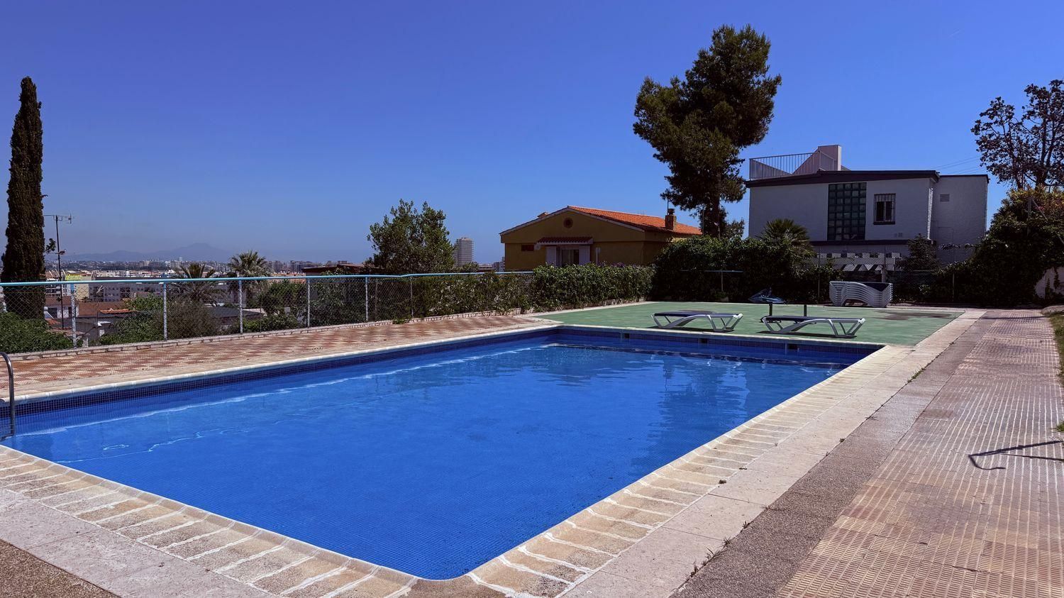 Galería de fotos: En venta un apartamento con piscina en uno de los pueblos más bonitos de España por 155.000 euros