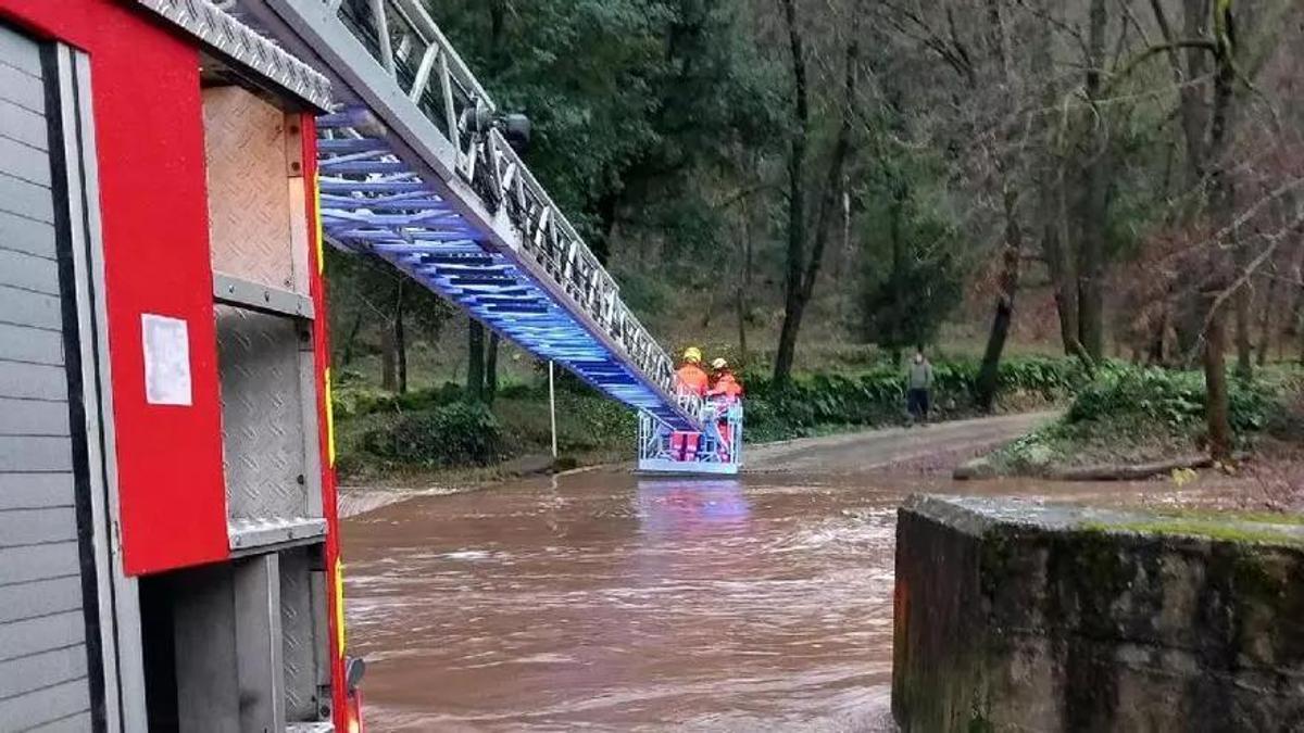 Evacuadas 30 personas en la Garrotxa por la crecida de los ríos