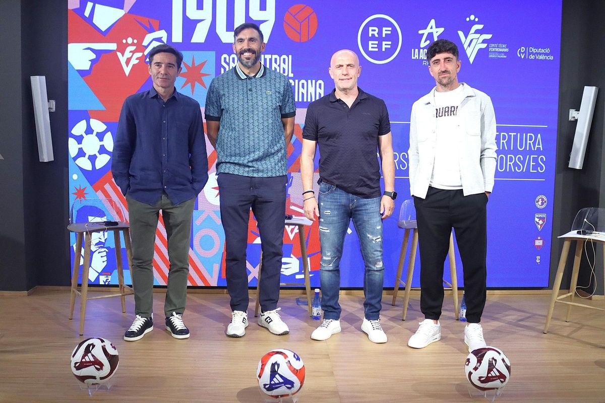 Marcelino y Pablo, en el Acto de Apertura del Curso de Entrenadores/as en su séptima edición en la sede de la FFCV.