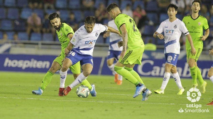 El Tenerife cayó 1-3 ante el Almería.