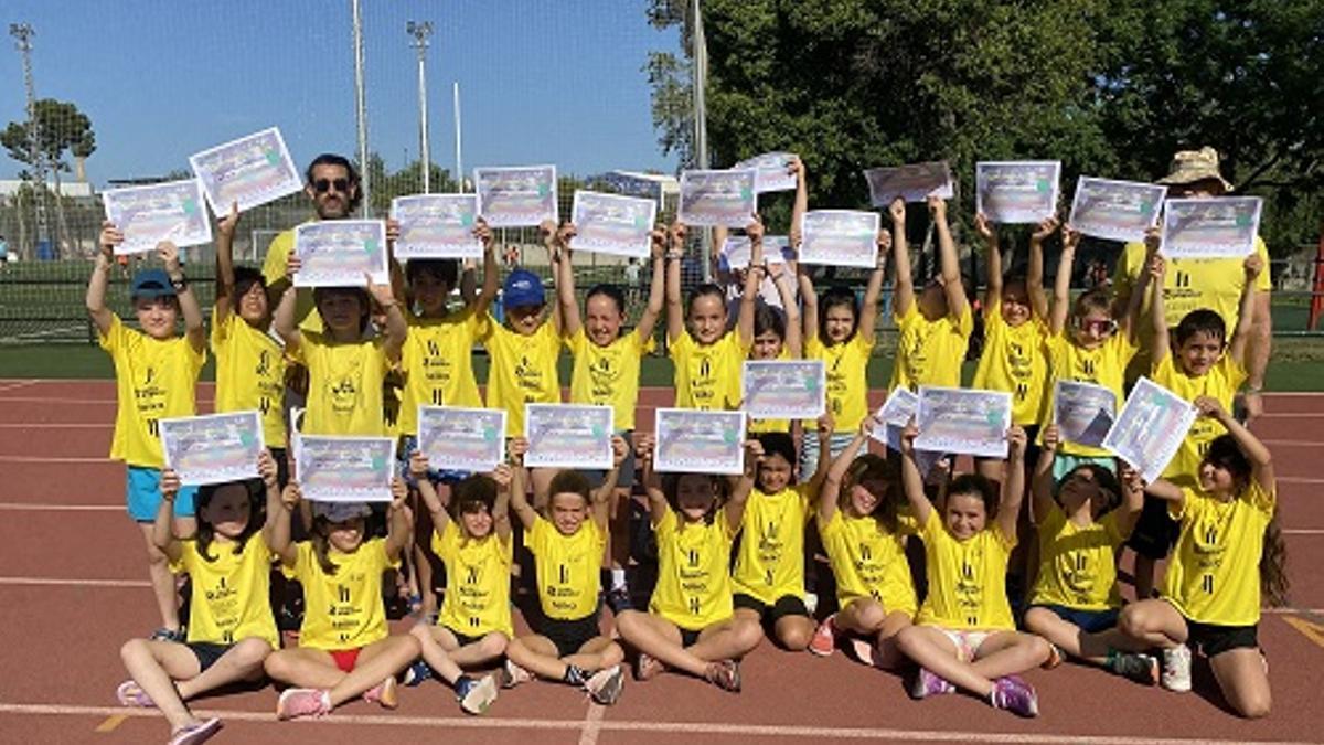 El CA Safor Teika entrega diplomas a los niños y niñas de las escuelas