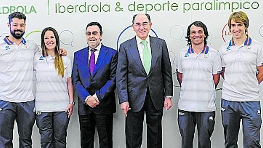 El presidente de Iberdola junto a una representación del equipo.