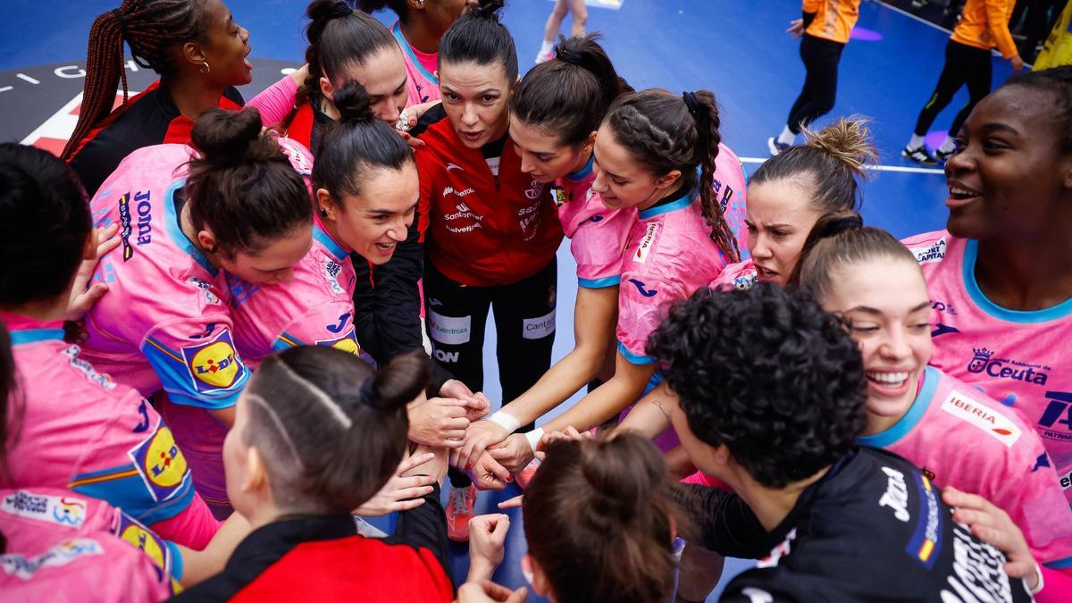 La selección española de balonmano, conjurada para lograr el billete olímpico