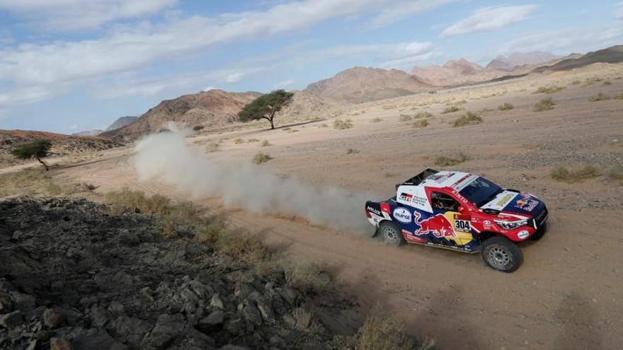 Giniel de Villiers i Àlex Haro estan mostrant una gran solidesa, de moment, en el Dakar