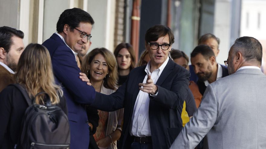 Óscar López se estrena como líder del PSOE de Madrid mirando a Cataluña: &quot;Illa es la antítesis de Ayuso&quot;