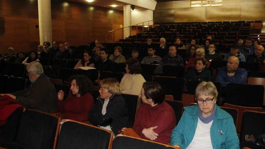 La asamblea comarcal del BNG de esta semana en el Centro Social doMar de Bueu. // Santos Álvarez