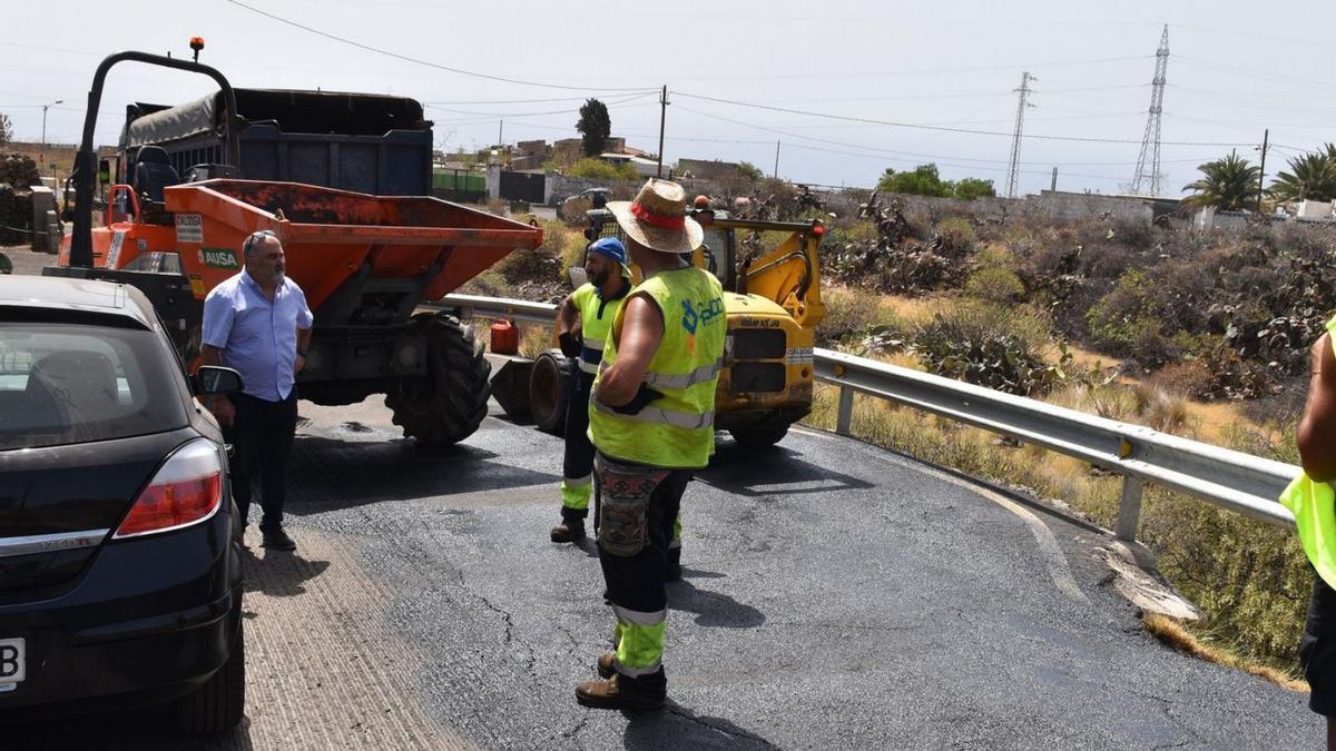 Trabajos del segundo plan de asfaltado en la calle La Jurnia.