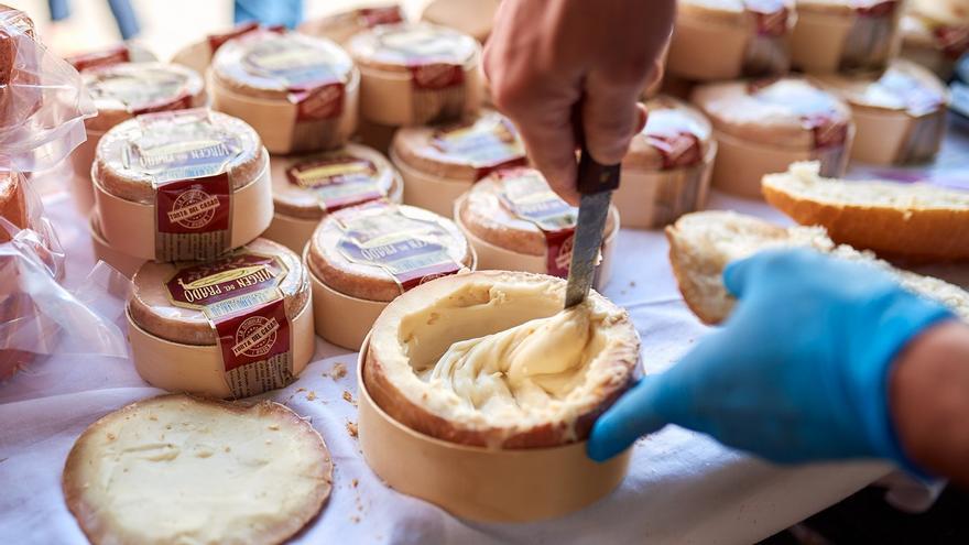 El cuajo arrasa en Tejeda con el cierre de la Feria Europea del Queso