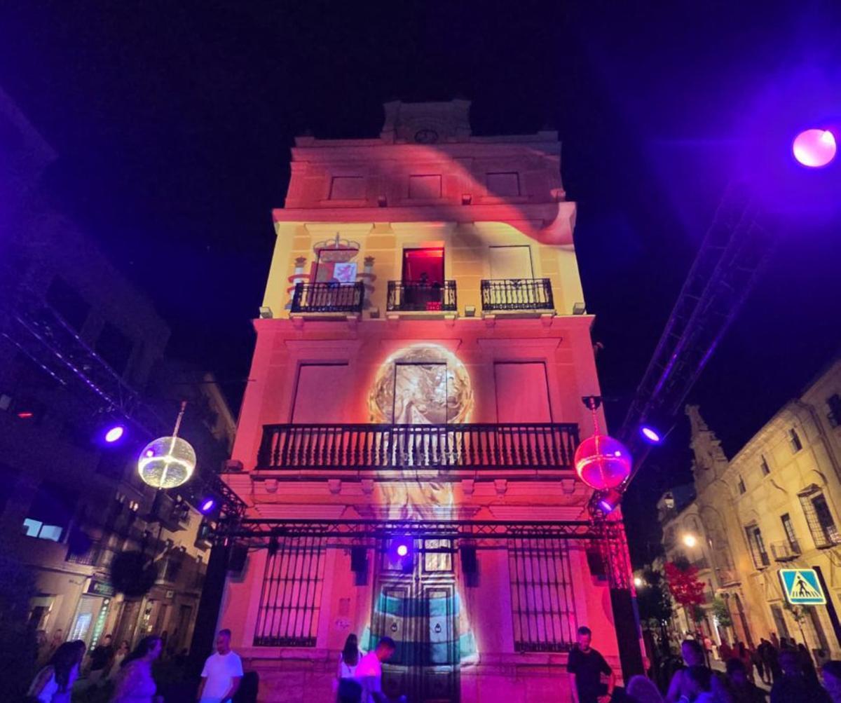 DJ Light en el Edificio de San Luis. | JOSÉ GUTIÉRREZ