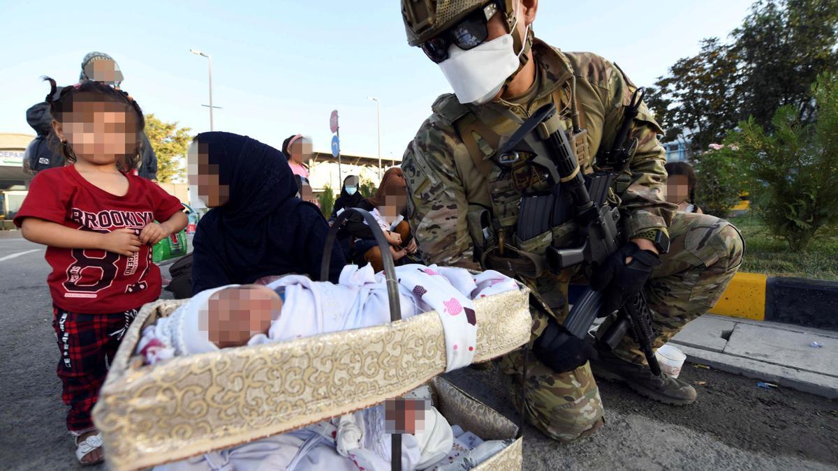 Las fuerzas occidentales alertan de riesgo de atentado en el aeropuerto de Kabul