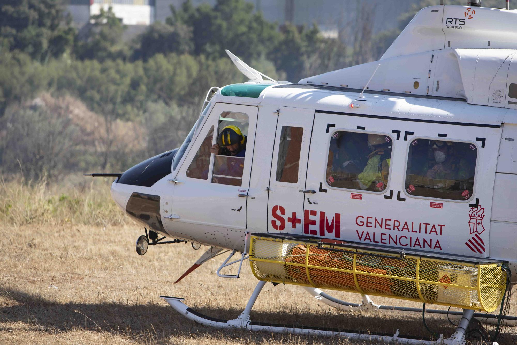 Los incendios de Ontinyent y L'Olleria movilizan una importancia dotación de bomberos y hasta 16 medios áreos