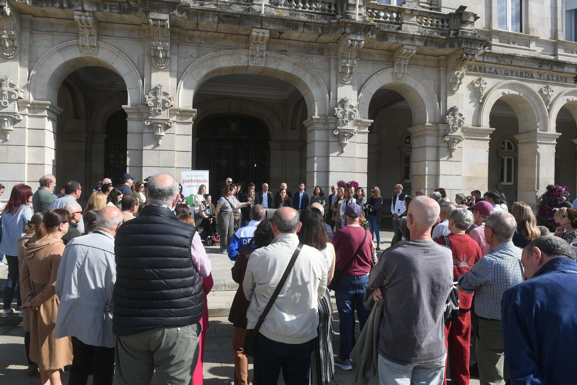 Lectura de un manifiesto en María Pita por el Día Mundial del Párkison