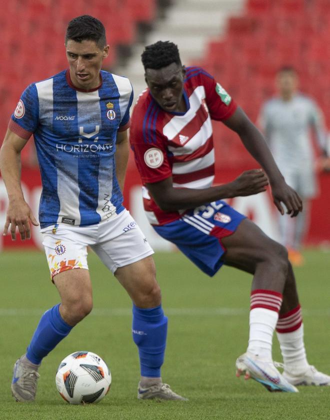 El ascenso del Avilés se decide en casa tras el empate en Granada (1-1)