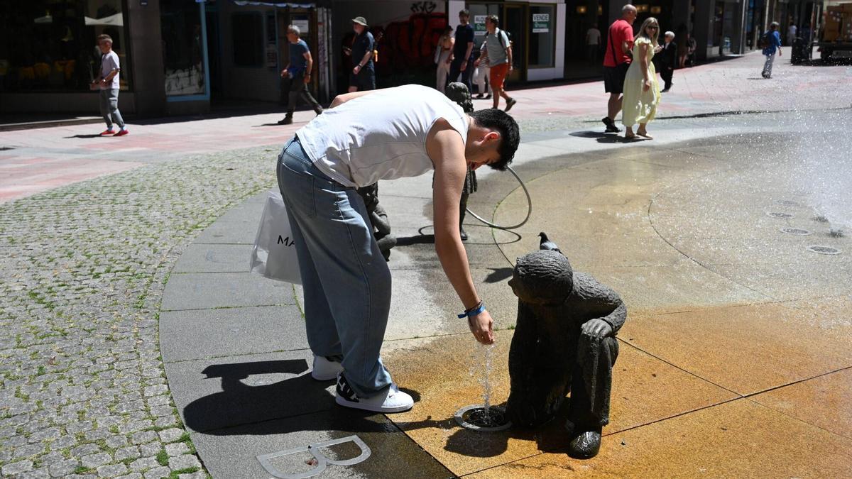 Pontevedra se refresca contra las altas temperaturas.