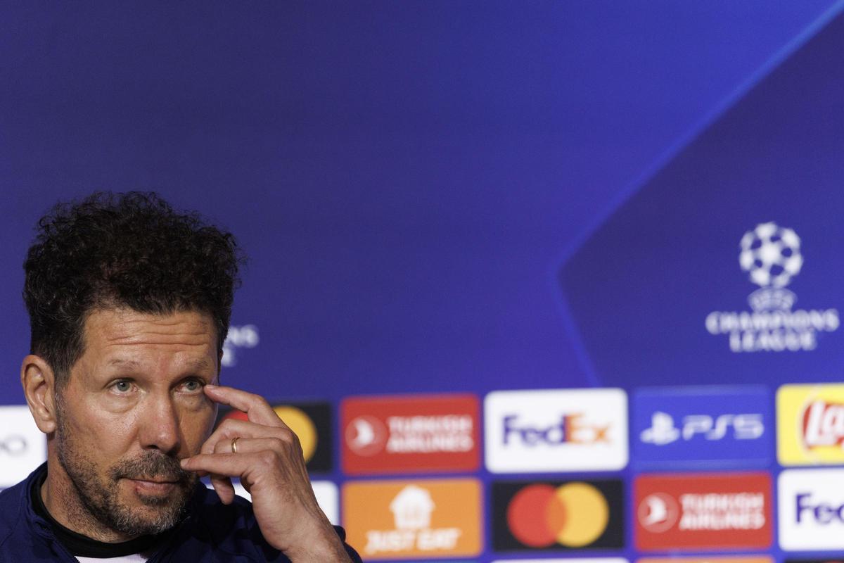 Diego Pablo Simeone, entrenador del Atlético, en la previa al partido contra el Dortmund.