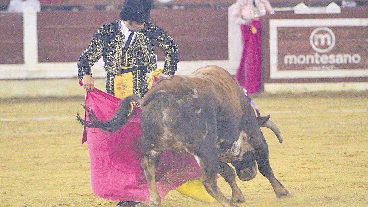 La chicuelina de Morante de la Puebla, distinta a todas.