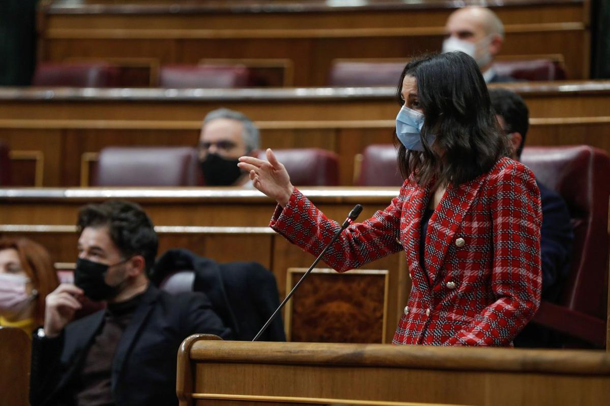 MADRID, 18/11/2020.- La líder de Ciudadanos, Inés Arrimadas, durante su intervención en la sesión de control al Ejecutivo, este miércoles en el Congreso. EFE/ Emilio Naranjo