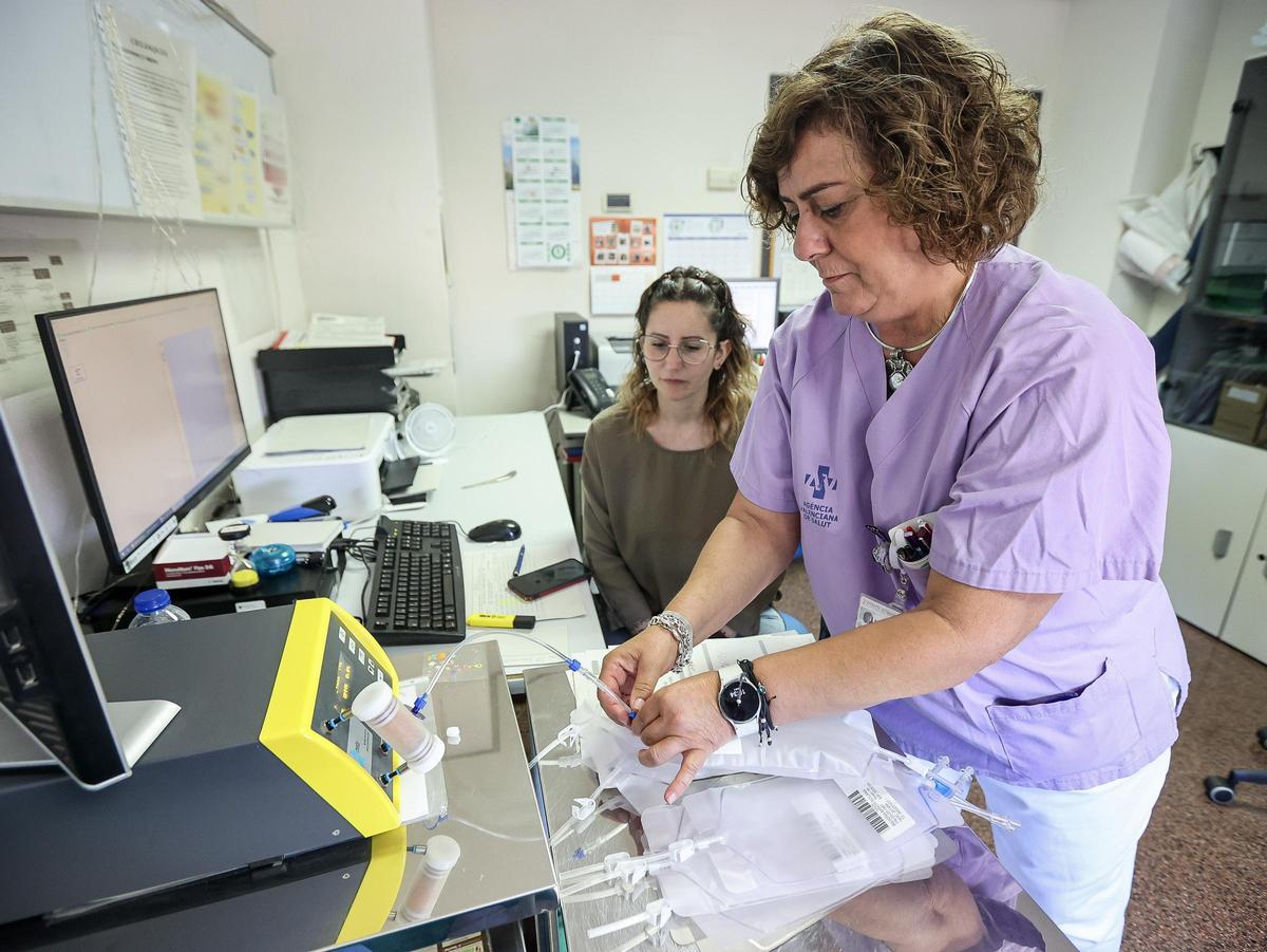 Máquina que analiza el aliento en el Hospital General de Alicante